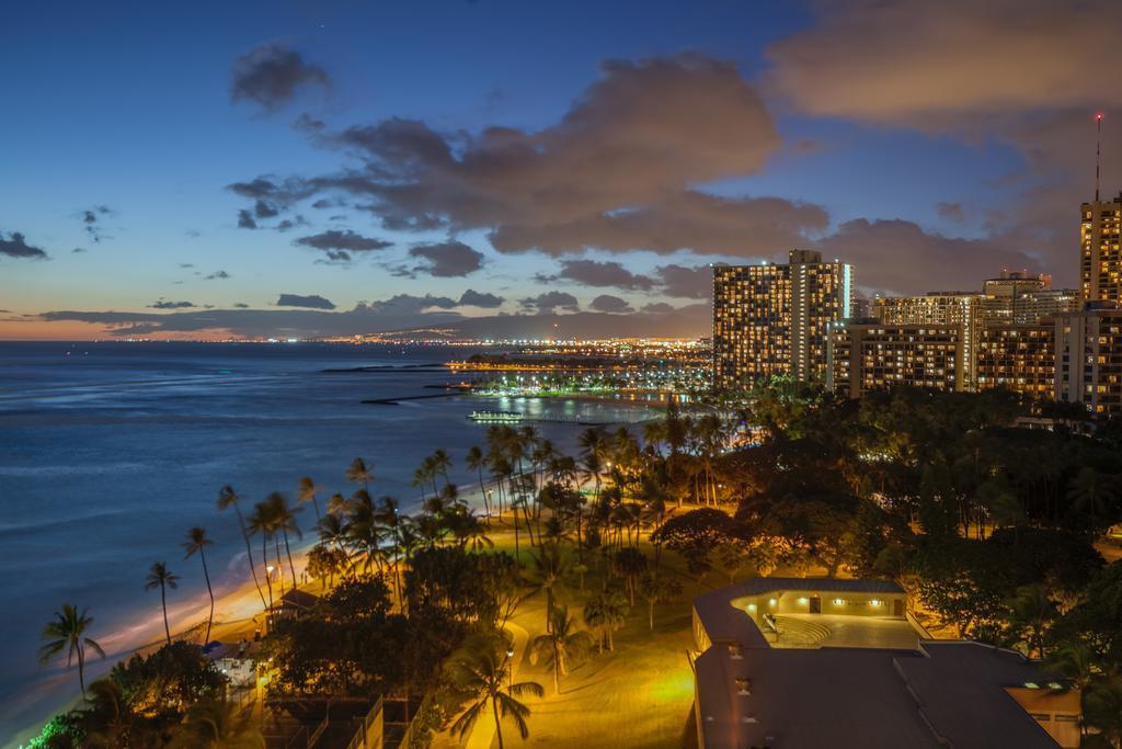 Castle Waikiki Shores Honolulu Exterior photo